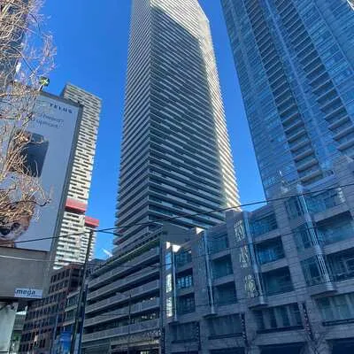 2221,&nbsp;Yonge, Mount Pleasant West, Toronto