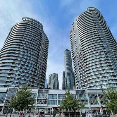 218,&nbsp;Queens, Waterfront Communities C1, Toronto