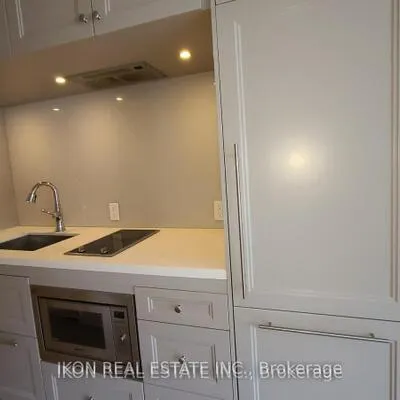 155,&nbsp;Yorkville, Annex, Toronto