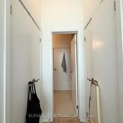 98,&nbsp;Lillian, Mount Pleasant West, Toronto