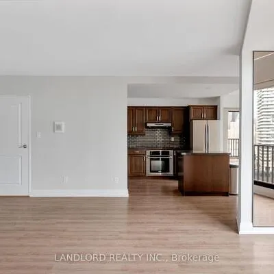 33,&nbsp;Harbour, Waterfront Communities C1, Toronto