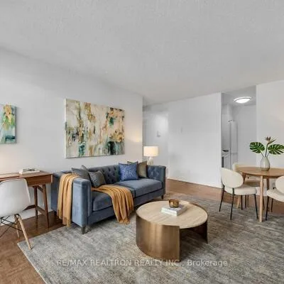 33,&nbsp;Isabella, Church-Yonge Corridor, Toronto
