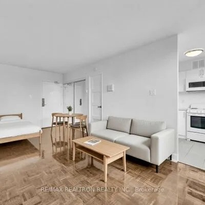 33,&nbsp;Isabella, Church-Yonge Corridor, Toronto