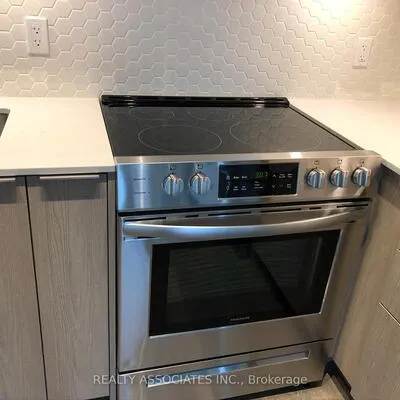 30,&nbsp;Ordnance, Niagara, Toronto