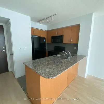 16,&nbsp;Yonge, Waterfront Communities C1, Toronto