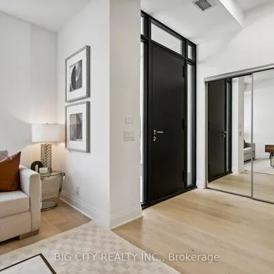 33,&nbsp;Frederick Todd, Thorncliffe Park, Toronto