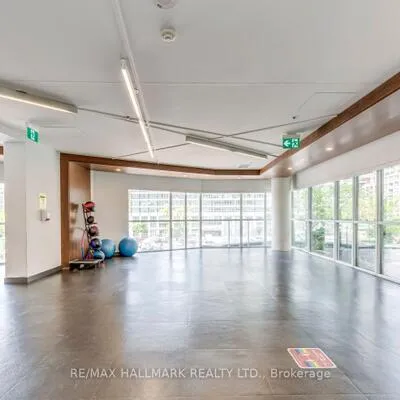 352,&nbsp;Front, Waterfront Communities C1, Toronto