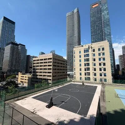 22,&nbsp;Wellesley, Church-Yonge Corridor, Toronto