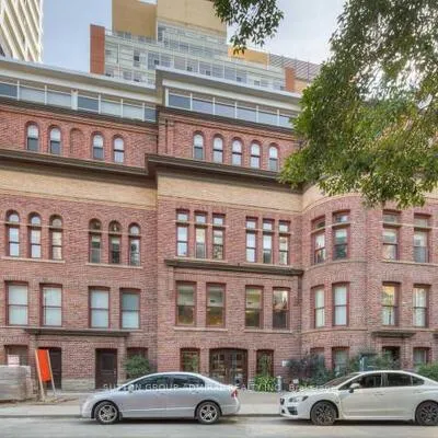 11,&nbsp;St Joseph, Bay Street Corridor, Toronto