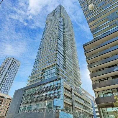 39,&nbsp;Roehampton, Mount Pleasant West, Toronto
