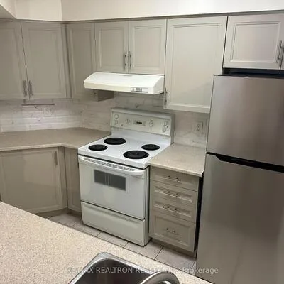 33,&nbsp;Empress, Willowdale East, Toronto
