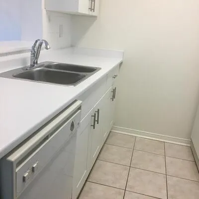 233,&nbsp;Beecroft, Willowdale West, Toronto