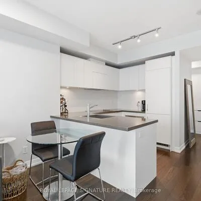 21,&nbsp;Widmer, Waterfront Communities C1, Toronto
