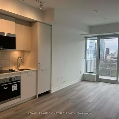 10,&nbsp;Oak, Regent Park, Toronto