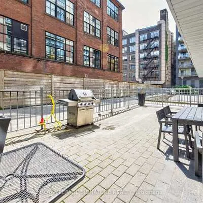 23,&nbsp;Brant, Waterfront Communities C1, Toronto