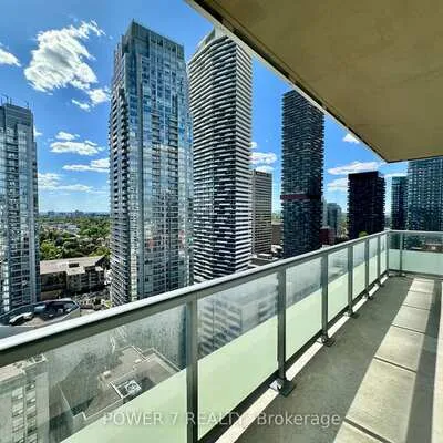 25,&nbsp;Holly, Mount Pleasant West, Toronto