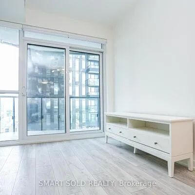 110,&nbsp;Broadway, Mount Pleasant West, Toronto