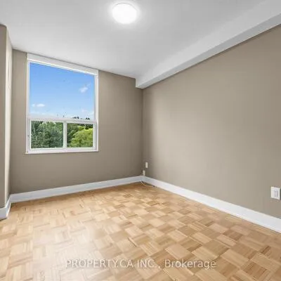 10,&nbsp;Edgecliff, Flemingdon Park, Toronto
