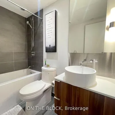 185,&nbsp;Roehampton, Mount Pleasant West, Toronto