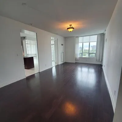 10,&nbsp;Bloorview, Don Valley Village, Toronto