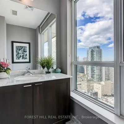 35,&nbsp;Hayden, Church-Yonge Corridor, Toronto