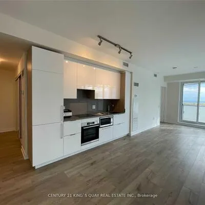 28,&nbsp;Freeland, Waterfront Communities C8, Toronto