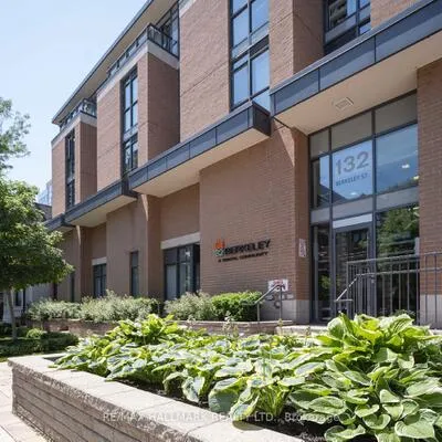 132,&nbsp;Berkeley, Moss Park, Toronto