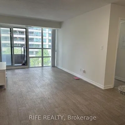 35,&nbsp;Hollywood, Willowdale East, Toronto