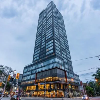 203,&nbsp;College, Kensington-Chinatown, Toronto