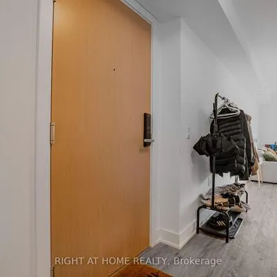 585,&nbsp;Bloor, North St. James Town, Toronto
