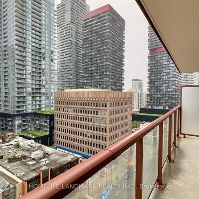 33,&nbsp;Helendale, Yonge-Eglinton, Toronto