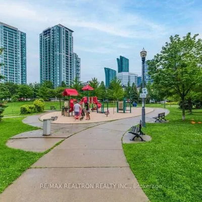 3,&nbsp;Everson, Willowdale East, Toronto