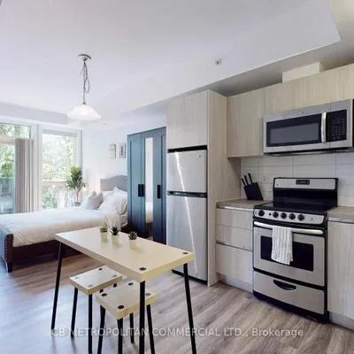 335,&nbsp;College, Kensington-Chinatown, Toronto