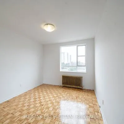 2895,&nbsp;Bathurst, Bedford Park-Nortown, Toronto