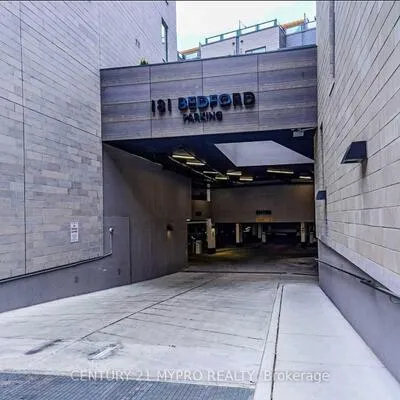 181,&nbsp;Bedford, Annex, Toronto