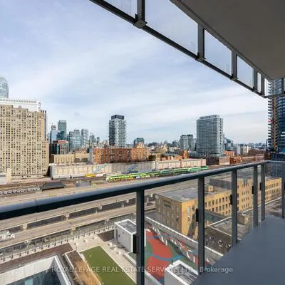 28,&nbsp;Freeland, Waterfront Communities C8, Toronto