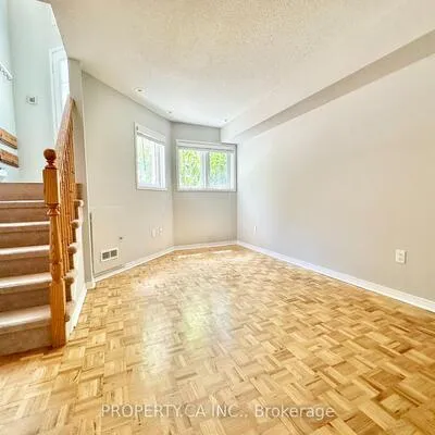 40,&nbsp;Merchant, Dufferin Grove, Toronto
