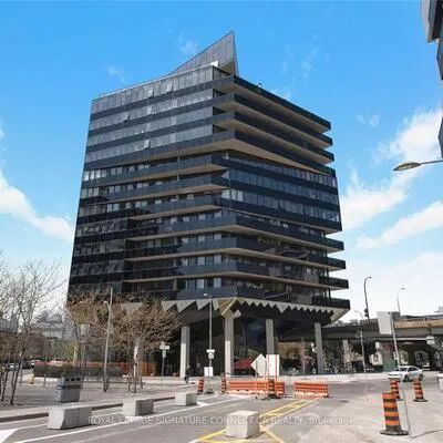 21,&nbsp;Lawren Harris, Waterfront Communities C8, Toronto