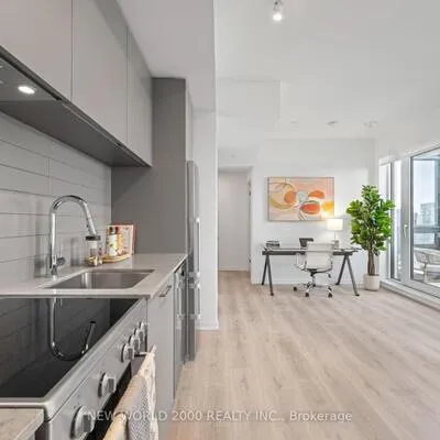 101,&nbsp;Roehampton, Mount Pleasant West, Toronto