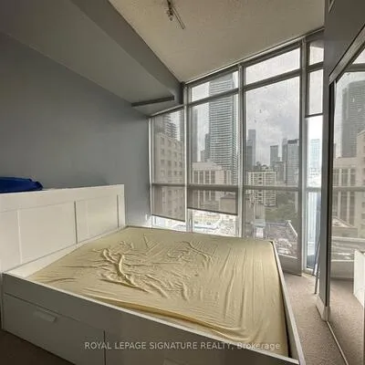 21,&nbsp;Carlton, Church-Yonge Corridor, Toronto