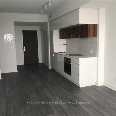 185,&nbsp;Roehampton, Mount Pleasant West, Toronto
