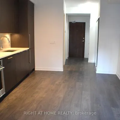 38,&nbsp;Iannuzzi, Waterfront Communities C1, Toronto