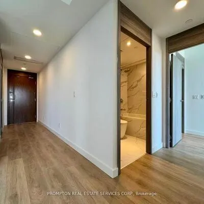 68,&nbsp;Esther Shiner, Bayview Village, Toronto