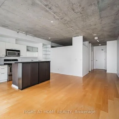 333,&nbsp;Adelaide, Moss Park, Toronto