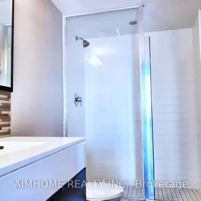 126,&nbsp;Simcoe, Waterfront Communities C1, Toronto