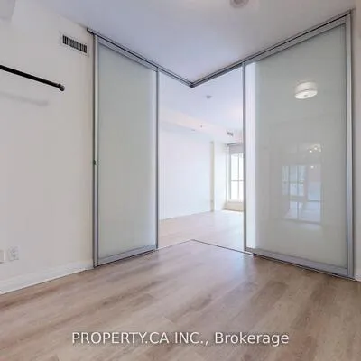 8,&nbsp;Mercer, Waterfront Communities C1, Toronto