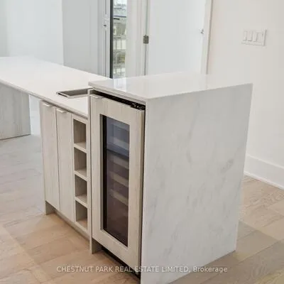 11,&nbsp;Yorkville, Annex, Toronto