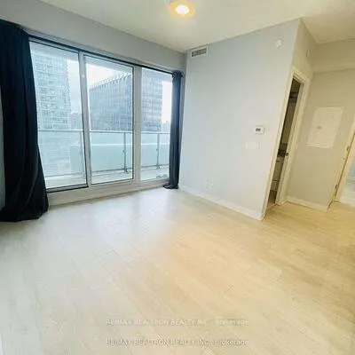 2221,&nbsp;Yonge, Mount Pleasant West, Toronto