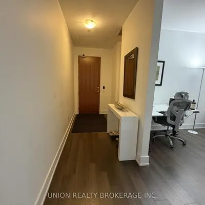111,&nbsp;St. Clair, Yonge-St. Clair, Toronto