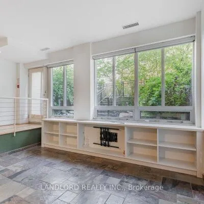 33,&nbsp;Price, Rosedale-Moore Park, Toronto